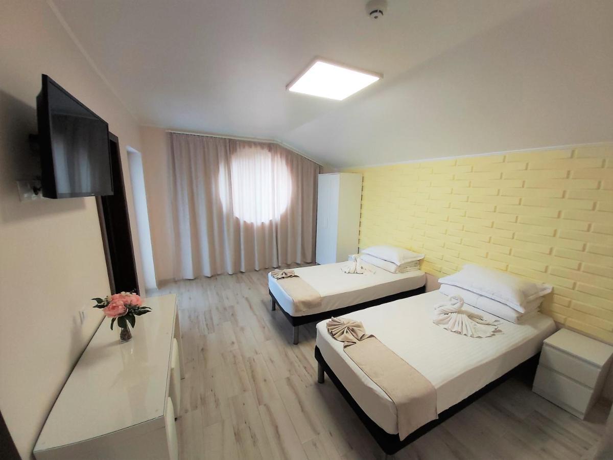 Camere De Inchiriat Băltenii de Sus Екстериор снимка